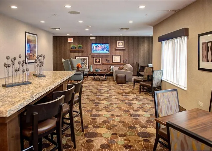 Express & Chicago Deerfield Lincolnshire By Ihg Hotel