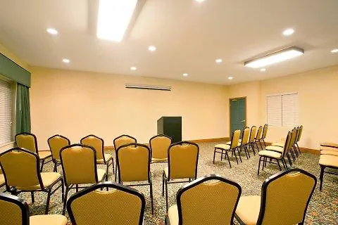 Express & Chicago Deerfield Lincolnshire By Ihg Hotel 2*