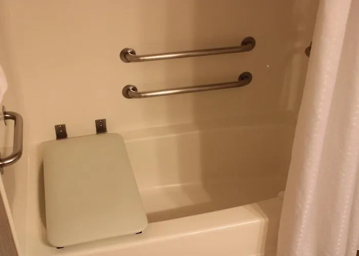 Hotel Express & Chicago Deerfield Lincolnshire By Ihg Riverwoods