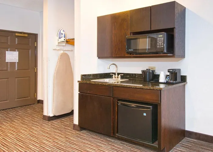 Express & Chicago Deerfield Lincolnshire By Ihg 2*