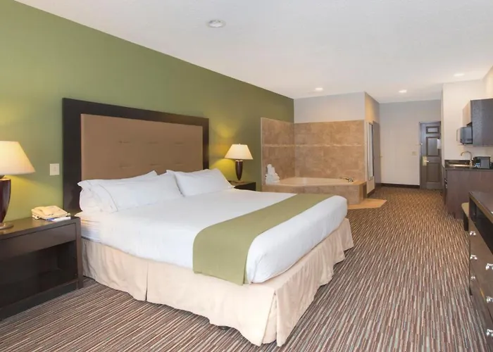 Hotel Express & Chicago Deerfield Lincolnshire By Ihg