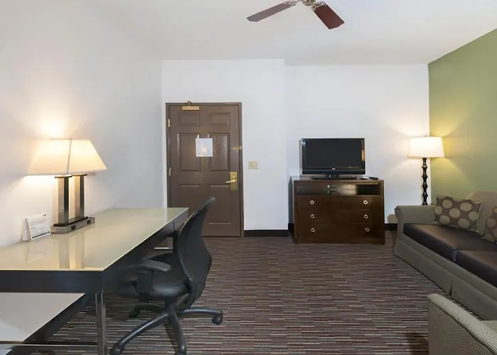 Hotel Express & Chicago Deerfield Lincolnshire By Ihg