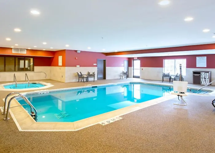 Express & Chicago Deerfield Lincolnshire By Ihg Hotel Riverwoods