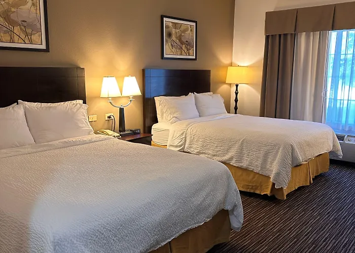 Express & Chicago Deerfield Lincolnshire By Ihg Hotel Riverwoods