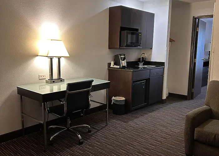 Express & Chicago Deerfield Lincolnshire By Ihg Riverwoods