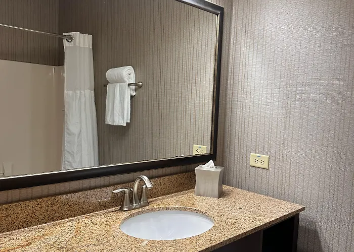 Express & Chicago Deerfield Lincolnshire By Ihg