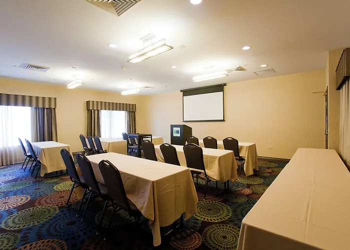 Express & Chicago Deerfield Lincolnshire By Ihg Riverwoods
