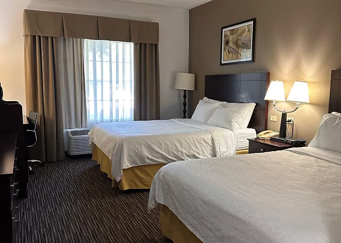 Express & Chicago Deerfield Lincolnshire By Ihg Hotel
